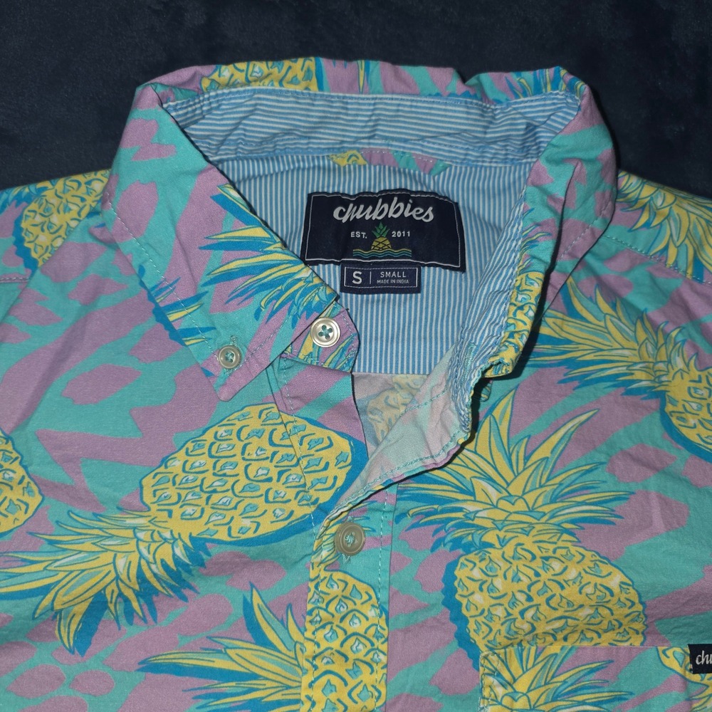 Chubbies Mens Small Pineapple Print Short Sleeve Button Down Shirt Teal Purple